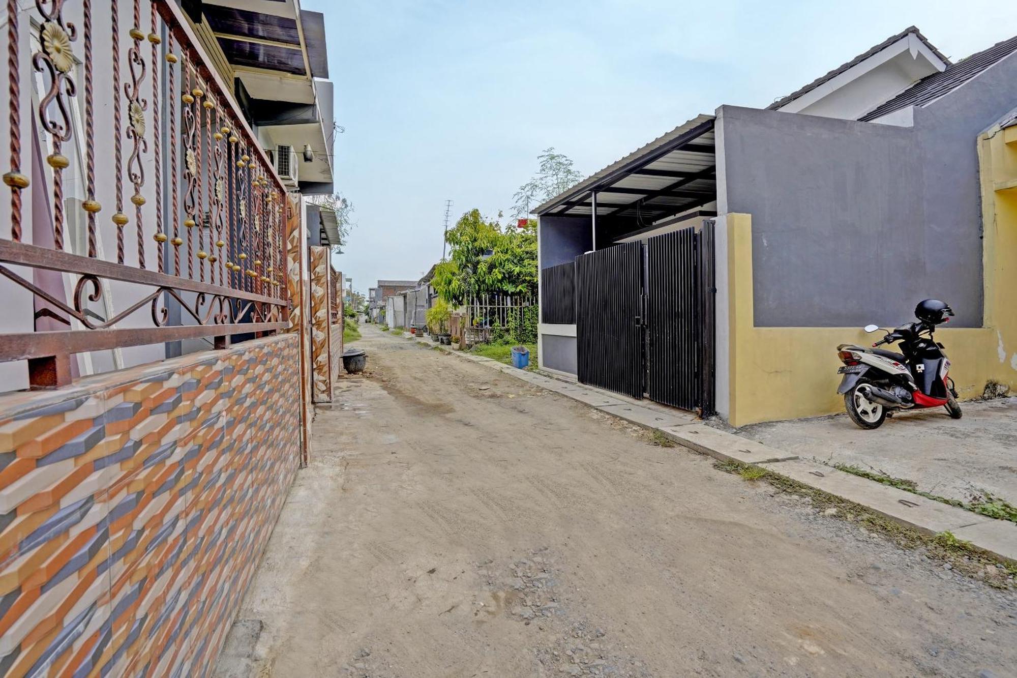 Oyo Life 91866 Paradise Ok Kost Syariah Mojokerto Extérieur photo