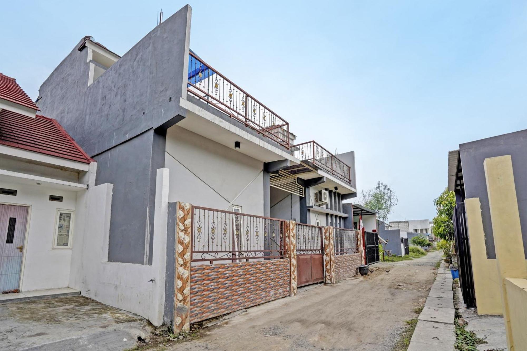 Oyo Life 91866 Paradise Ok Kost Syariah Mojokerto Extérieur photo
